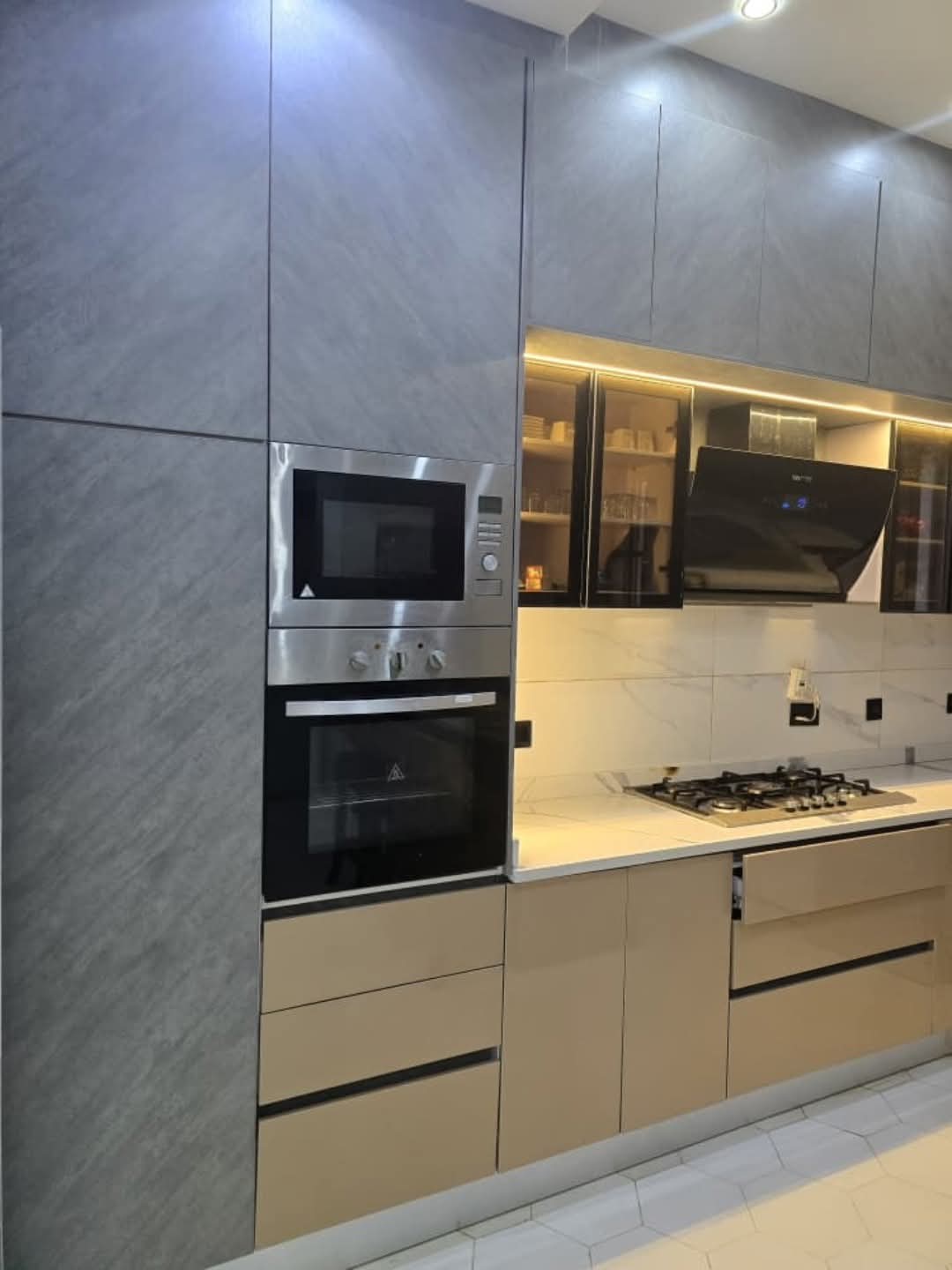 Fitted Wardrobes & Walk-in Closets